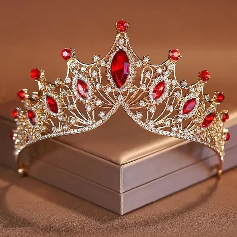 Corona metálica Roja M2's foto | Dádiva |  BizneCubano