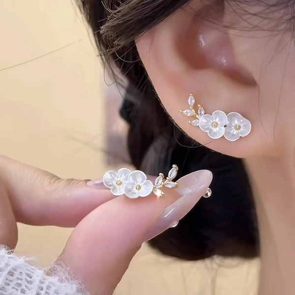 Aretes de Flor M3's foto | Dádiva |  BizneCubano